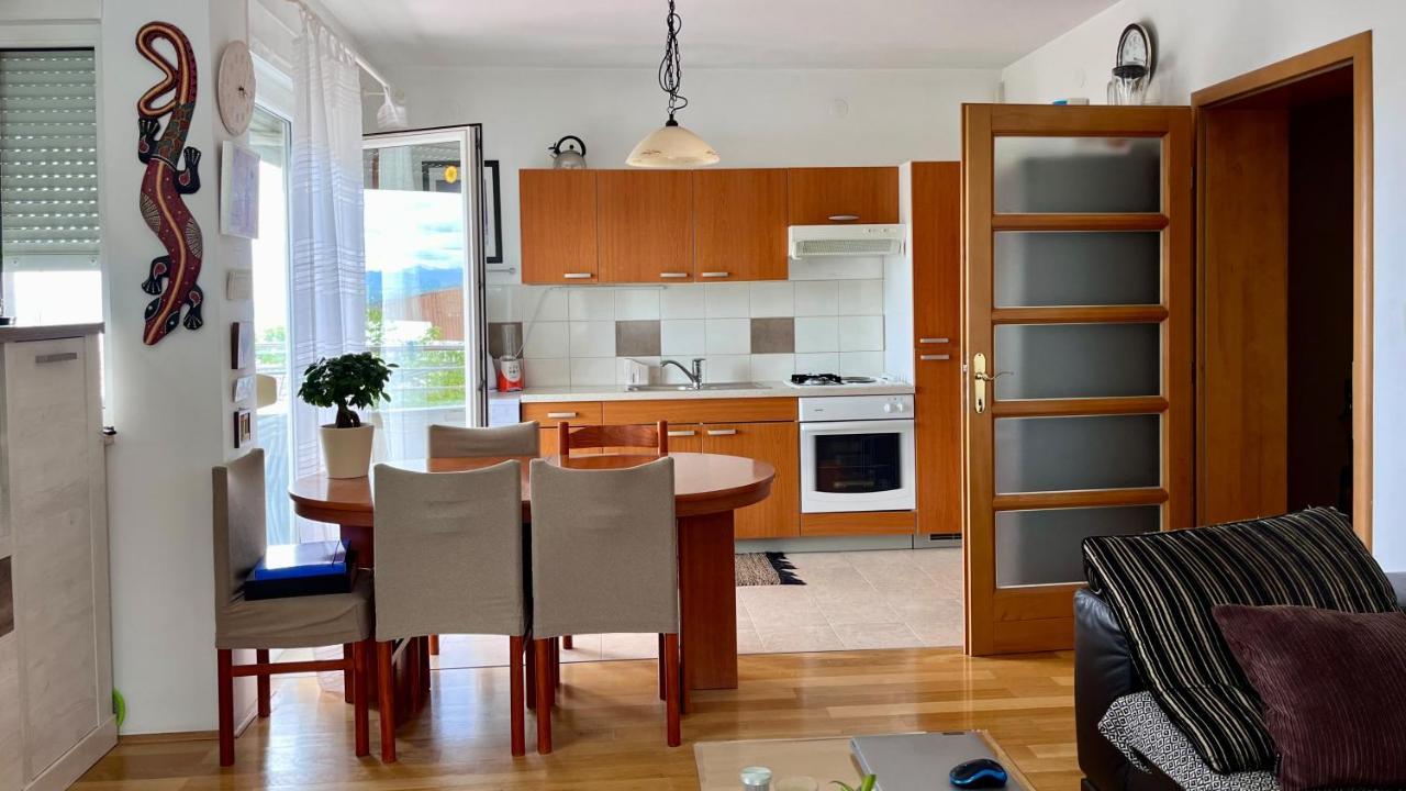 Peachy House Apartamento Rijeka Exterior foto