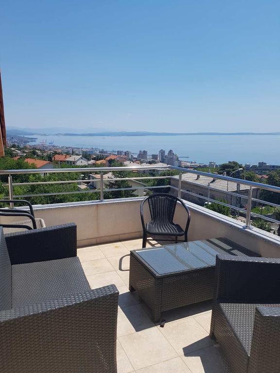 Peachy House Apartamento Rijeka Exterior foto