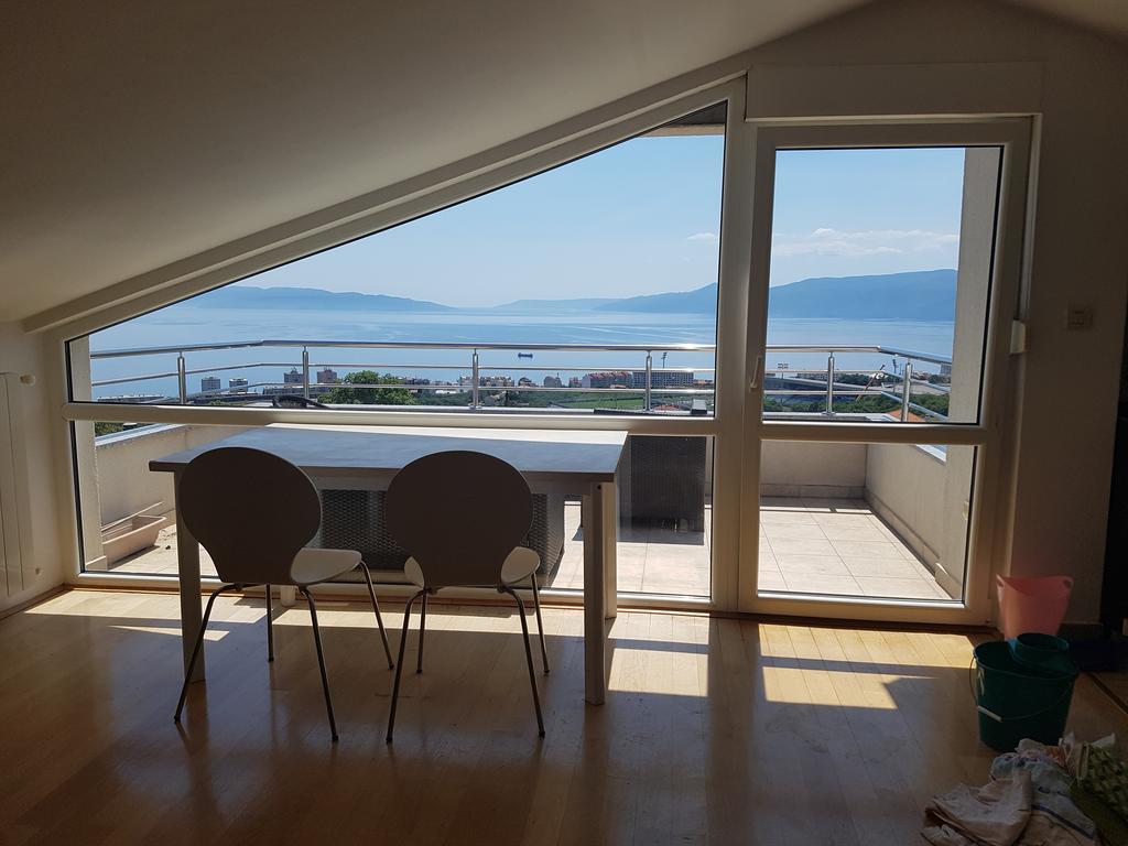 Peachy House Apartamento Rijeka Exterior foto