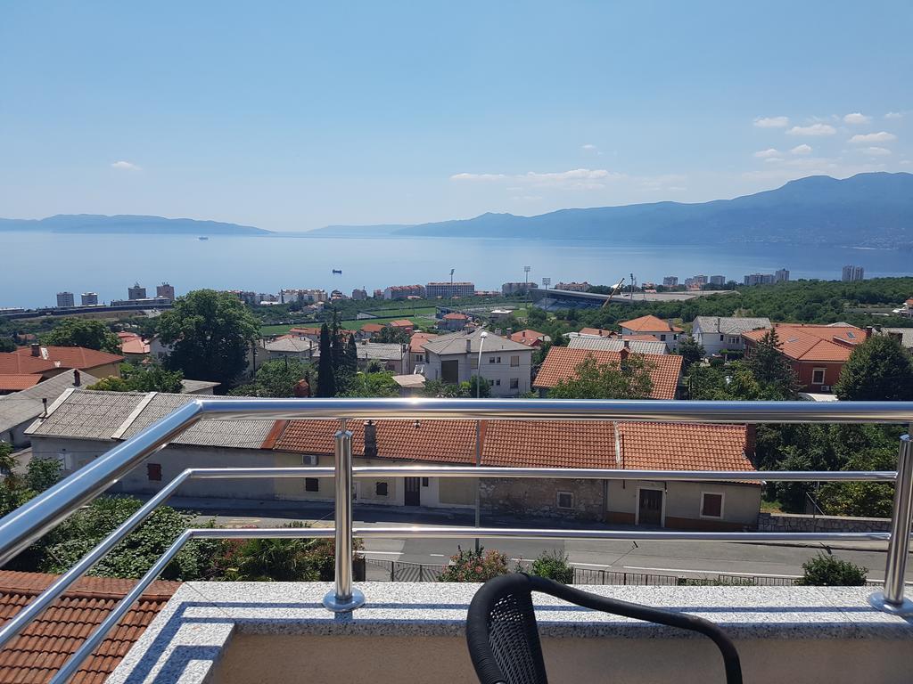 Peachy House Apartamento Rijeka Exterior foto