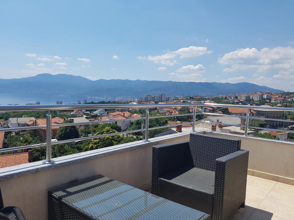 Peachy House Apartamento Rijeka Exterior foto